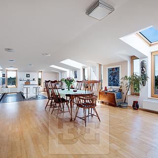 Prodej bytu 5+1 a více 264 m² Průhonice