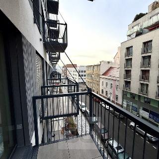 Prodej bytu 2+kk 61 m² Praha, V háji