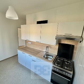 Pronájem bytu 2+1 52 m² Praha, Plaňanská