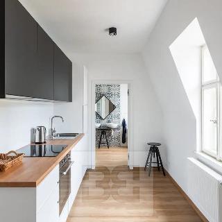 Pronájem bytu 3+1 68 m² Karlovy Vary, Petřín