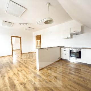 Pronájem bytu 3+kk 81 m² Liberec, Zlínská