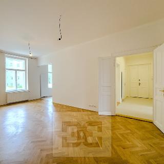 Pronájem bytu 3+1 110 m² Praha, Veletržní