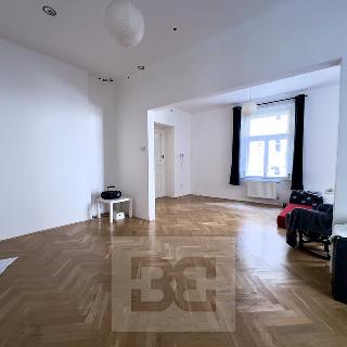 Pronájem kanceláře 103 m² Praha, Navrátilova