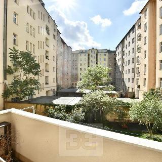 Prodej bytu 3+1 99 m² Praha, Strojnická