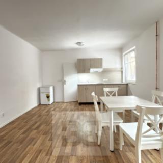 Pronájem bytu 3+kk 70 m² Zlín