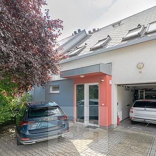 Pronájem rodinného domu 148 m&sup2; Praha