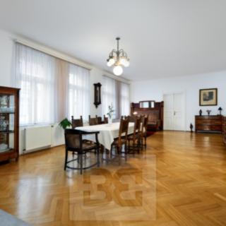 Prodej bytu 4+1 158 m² Praha