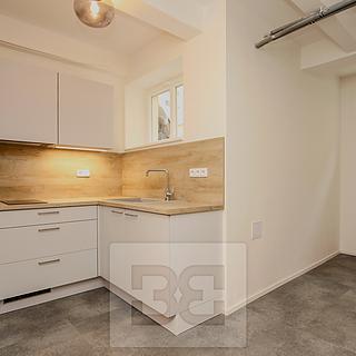 Pronájem bytu 1+kk, garsoniery 40 m&sup2; Praha