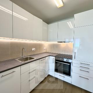 Pronájem bytu 2+kk 51 m² Praha, V hůrkách