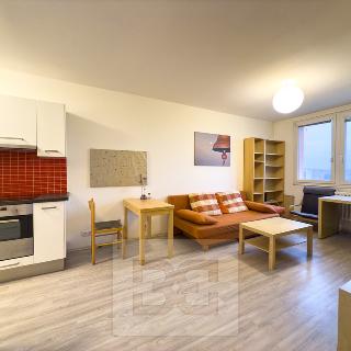 Pronájem bytu 2+kk 42 m² Praha, Zelenohorská