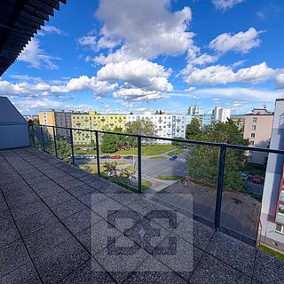 Pronájem bytu 2+1 85 m&sup2; Plzeň