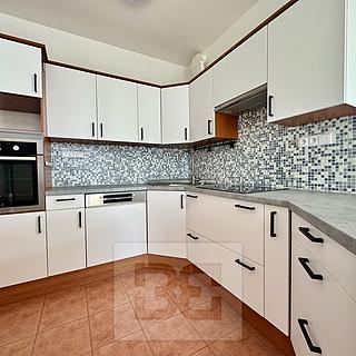 Pronájem bytu 3+kk 74 m&sup2; Modřice