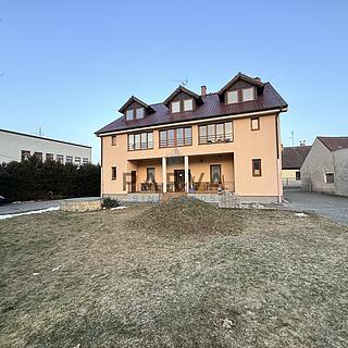 Pronájem bytu 1+1 57 m&sup2; Rokycany