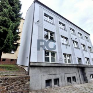 Pronájem bytu 3+1 90 m² Písek Vnitřní Město, Komenského