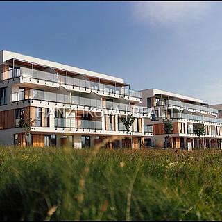 Pronájem bytu 3+kk 83 m&sup2; Hluboká nad Vltavou