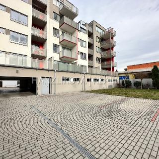 Prodej parkovacího místa 13 m² České Budějovice