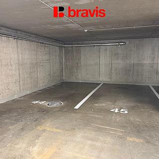 Pronájem parkovacího místa 13 m&sup2; Brno