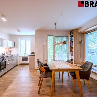 Pronájem bytu 3+1 90 m² Brno, Grohova