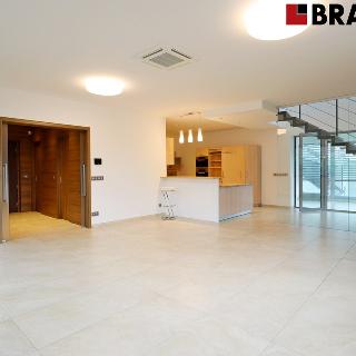 Pronájem bytu 3+kk 195 m² Brno, Hrozňatova