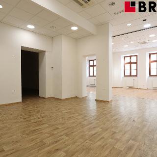 Pronájem obchodu 451 m² Brno, Česká