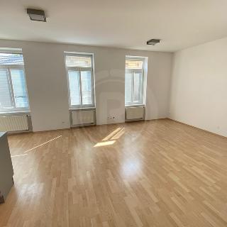 Pronájem bytu 2+kk 66 m² České Budějovice