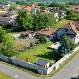 Prodej rodinného domu 160 m² Tišice Chrást, Obecní