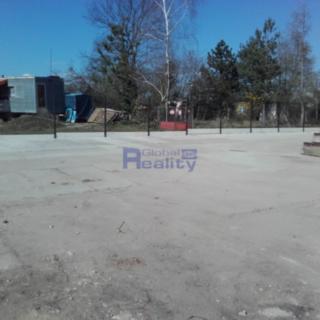 Pronájem komerčního pozemku 1 500 m² Hradec Králové