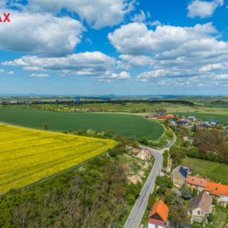 Prodej stavební parcely 656 m² Slaný