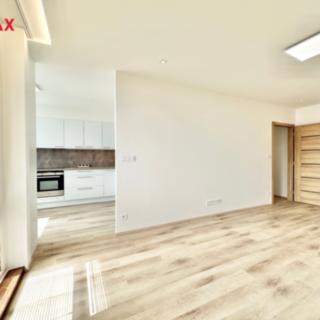 Pronájem bytu 3+kk 67 m² Praha Kobylisy, Střekovská