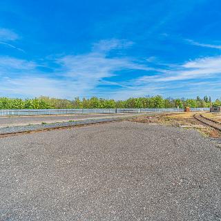 Pronájem skladu 1000 m² Slaný