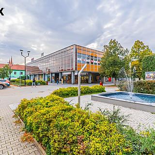 Pronájem obchodu 1366 m&sup2; Štětí