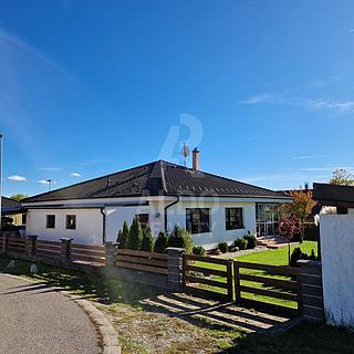 Prodej rodinného domu 222 m&sup2; Mydlovary