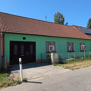 Prodej rodinného domu 225 m&sup2; Dříteň