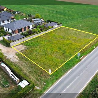Prodej stavební parcely 1208 m&sup2; Pištín