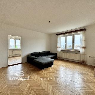 Prodej bytu 3+1 90 m² Plzeň, U Pražské dráhy