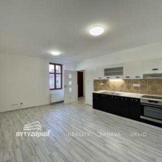 Pronájem bytu 1+kk, garsoniery 32 m² Přeštice