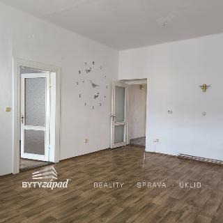 Pronájem bytu 2+1 90 m² Plzeň, Čelakovského