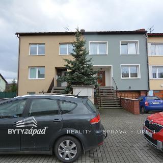 Pronájem bytu 2+1 70 m² Kladruby, Revoluční