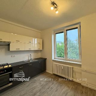 Pronájem bytu 2+1 56 m² Plzeň, Lužická