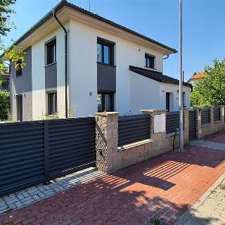 Pronájem rodinného domu 156 m² Praha, Radešovská