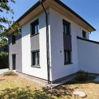 Pronájem rodinného domu 156 m² Praha, Radešovská