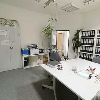 Pronájem obchodu 506 m&sup2; Jirny