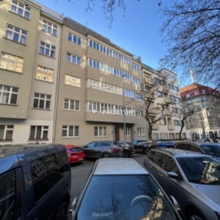 Pronájem bytu 2+1 77 m² Praha