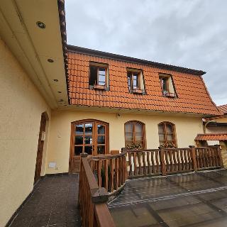 Pronájem bytu 3+kk 97 m² Domažlice, Husova třída