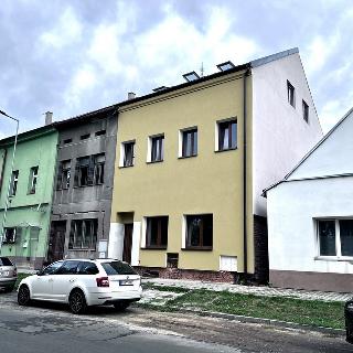 Prodej bytu 2+1 66 m² Kolešovice