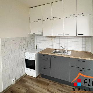 Pronájem bytu 2+1 42 m² Opava, Antonína Sovy