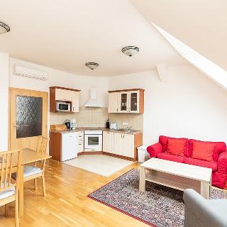 Pronájem bytu 2+kk 42 m² Praha, Na Kozačce