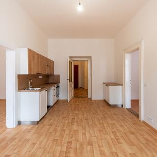 Pronájem bytu 4+kk 97 m² Praha, Žitomírská