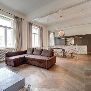 Pronájem bytu 5+1 a více 212 m² Praha, Pařížská