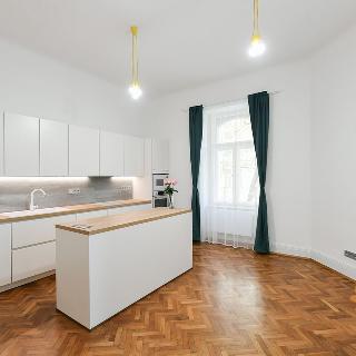 Pronájem bytu 3+1 98 m² Praha, Mánesova